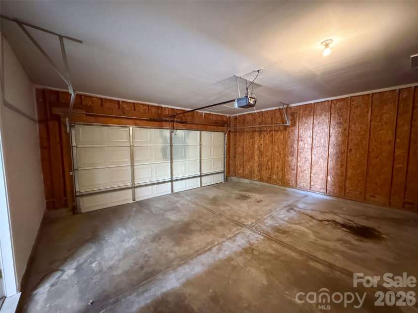 4735 Nijinsky Court, Charlotte, NC 28216.  MLS# CAR4431711, YatesRealty ID 54896. 