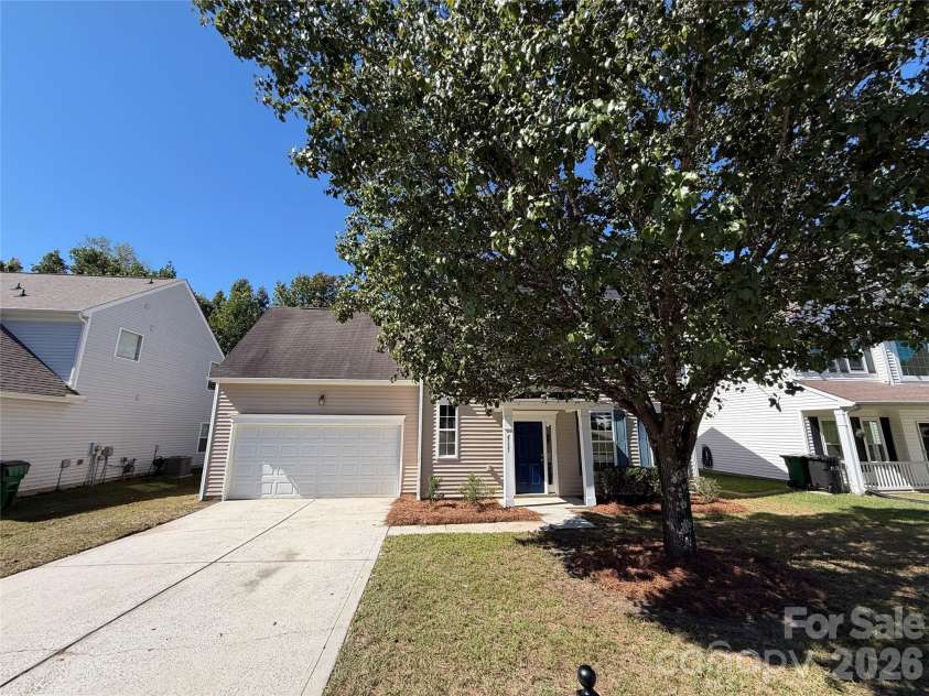 4735 Nijinsky Court, Charlotte, NC 28216.  MLS# CAR4431711, YatesRealty ID 54896. 