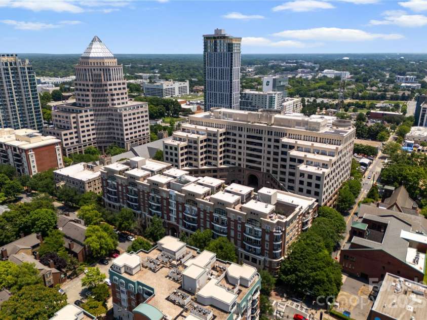 400 Church Street, Charlotte, NC 28202.  MLS# CAR4312874, YatesRealty ID 549. 