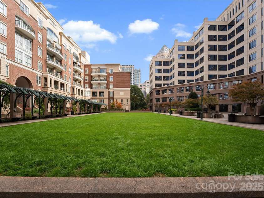 400 Church Street, Charlotte, NC 28202.  MLS# CAR4312874, YatesRealty ID 549. 