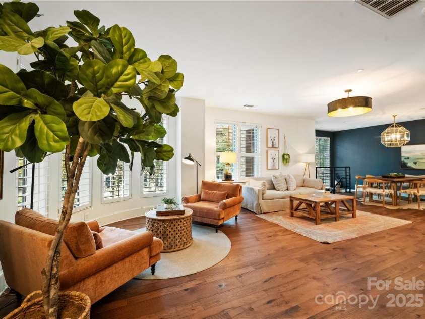 400 Church Street, Charlotte, NC 28202.  MLS# CAR4312874, YatesRealty ID 549. 