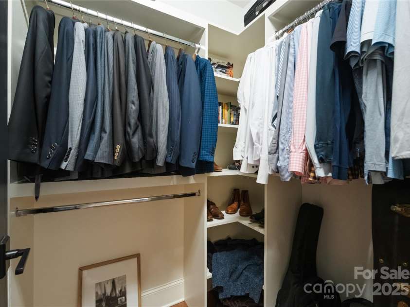 400 Church Street, Charlotte, NC 28202.  MLS# CAR4312874, YatesRealty ID 549. 