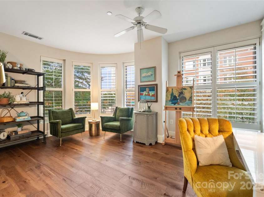 400 Church Street, Charlotte, NC 28202.  MLS# CAR4312874, YatesRealty ID 549. 