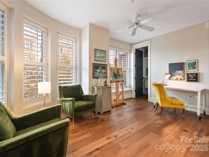 400 Church Street, Charlotte, NC 28202.  MLS# CAR4312874, YatesRealty ID 549. 