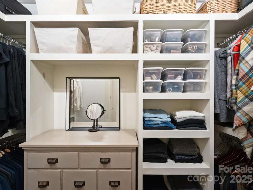 400 Church Street, Charlotte, NC 28202.  MLS# CAR4312874, YatesRealty ID 549. 