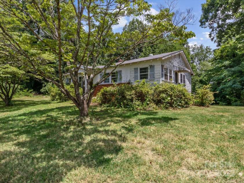 859 Stacy Hill Road, Nebo, NC 28761.  MLS# CAR4273524, YatesRealty ID 549. 