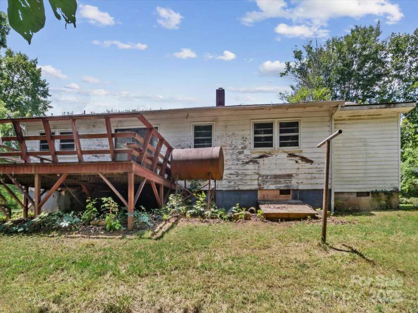 859 Stacy Hill Road, Nebo, NC 28761.  MLS# CAR4273524, YatesRealty ID 549. 