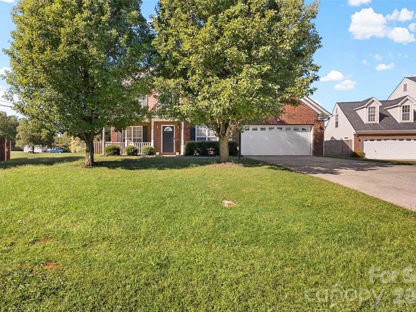 156 Rusty Nail Drive, Mooresville, NC 28115.  MLS# CAR4431670, YatesRealty ID 54900. 