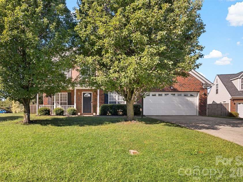 156 Rusty Nail Drive, Mooresville, NC 28115.  MLS# CAR4431670, YatesRealty ID 54900. 