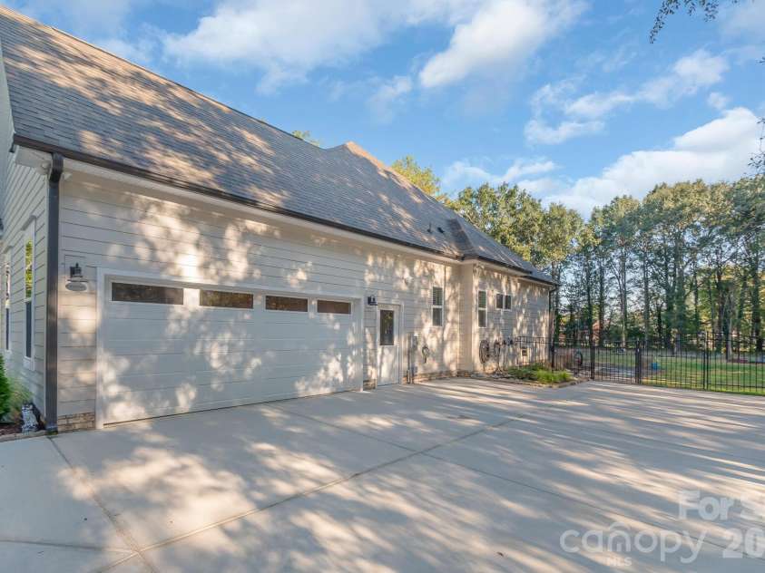 4236 Artdale Road, Concord, NC 28027.  MLS# CAR4431733, YatesRealty ID 54904. 