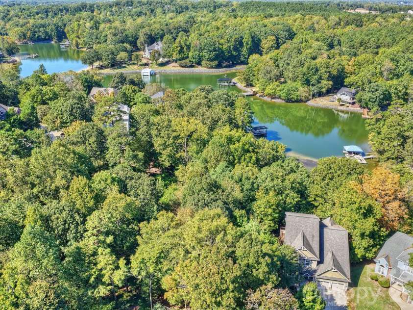 12039 Spinnaker Drive, Tega Cay, SC 29708.  MLS# CAR4429400, YatesRealty ID 54907. 