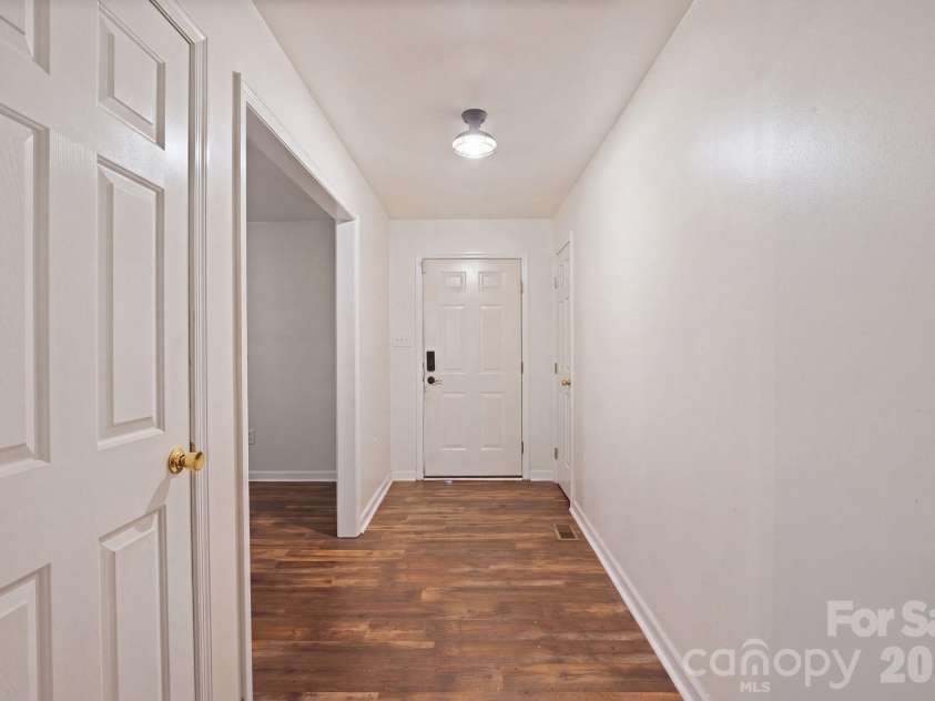23 Rolling Hills Drive, Asheville, NC 28806.  MLS# CAR4404513, YatesRealty ID 54908. 