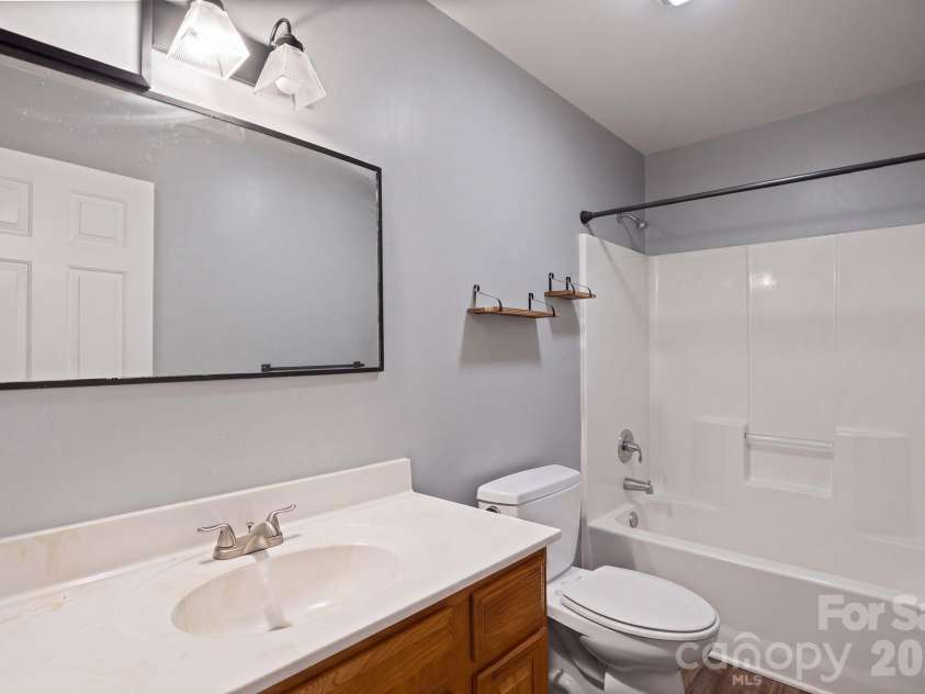 23 Rolling Hills Drive, Asheville, NC 28806.  MLS# CAR4404513, YatesRealty ID 54908. 
