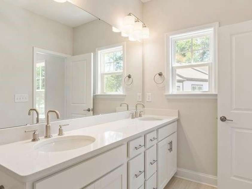 4028 Hidden Oaks Drive, Charlotte, NC 28205.  MLS# CAR4310498, YatesRealty ID 5491. 