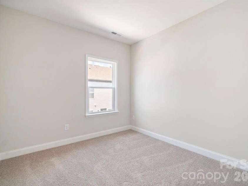 4028 Hidden Oaks Drive, Charlotte, NC 28205.  MLS# CAR4310498, YatesRealty ID 5491. 