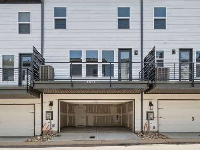 4028 Hidden Oaks Drive, Charlotte, NC 28205.  MLS# CAR4310498, YatesRealty ID 5491. 