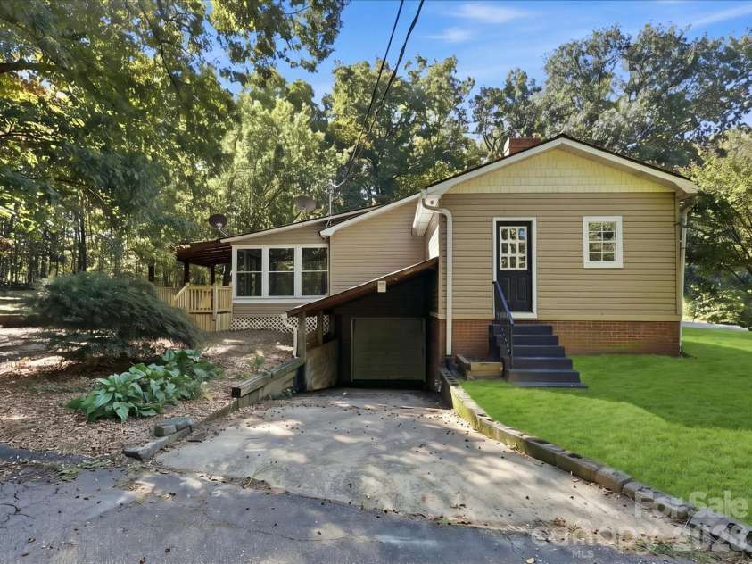 190 Forsaken Drive, China Grove, NC 28023.  MLS# CAR4420833, YatesRealty ID 54910. 