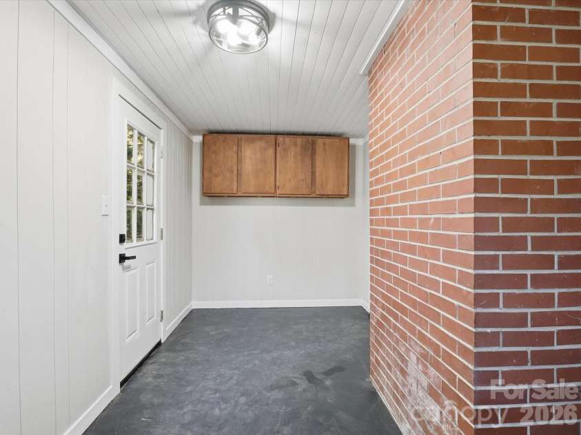 190 Forsaken Drive, China Grove, NC 28023.  MLS# CAR4420833, YatesRealty ID 54910. Laundry/Mudroom