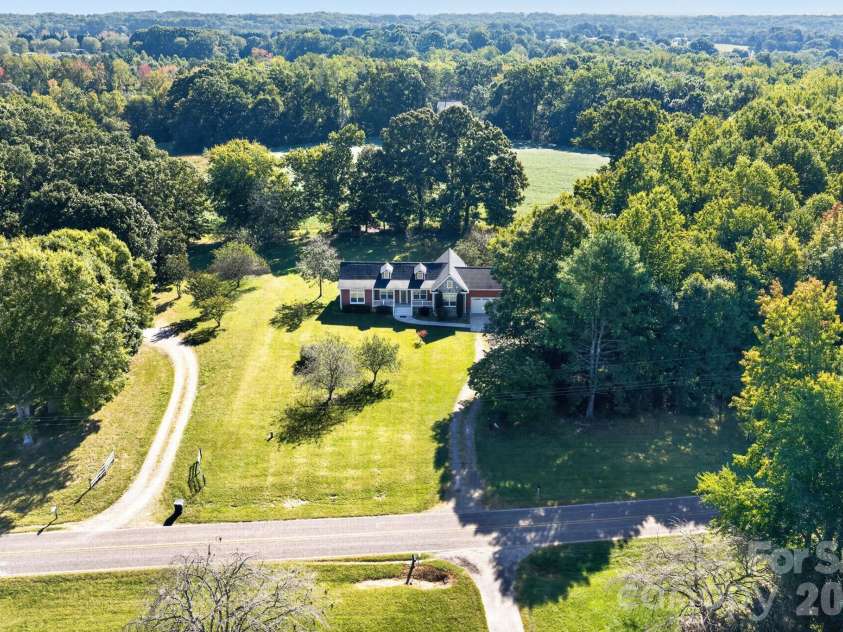 242 Dagenhart Farm Road, Statesville, NC 28677.  MLS# CAR4431621, YatesRealty ID 54911. 