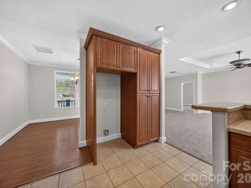 242 Dagenhart Farm Road, Statesville, NC 28677.  MLS# CAR4431621, YatesRealty ID 54911. Kitchen