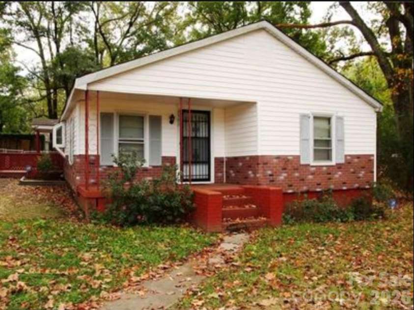 2503 Crescent Lane, Gastonia, NC 28052.  MLS# CAR4431751, YatesRealty ID 54913. 