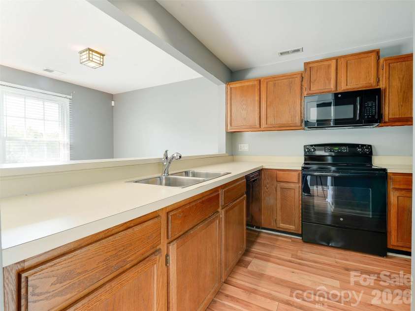 766 Marsh Road, Charlotte, NC 28209.  MLS# CAR4408658, YatesRealty ID 54919. 