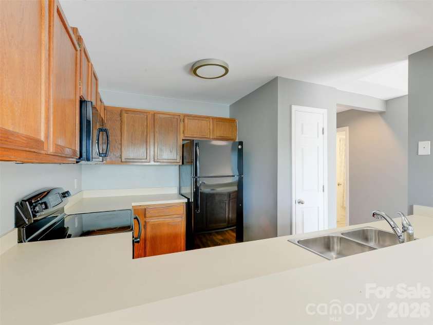 766 Marsh Road, Charlotte, NC 28209.  MLS# CAR4408658, YatesRealty ID 54919. 