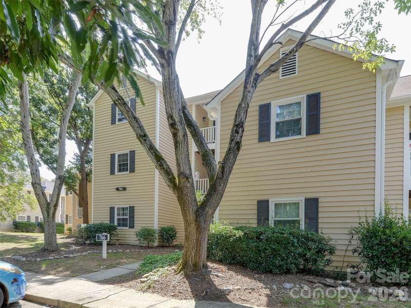 766 Marsh Road, Charlotte, NC 28209.  MLS# CAR4408658, YatesRealty ID 54919. Charlotte, NC Condo