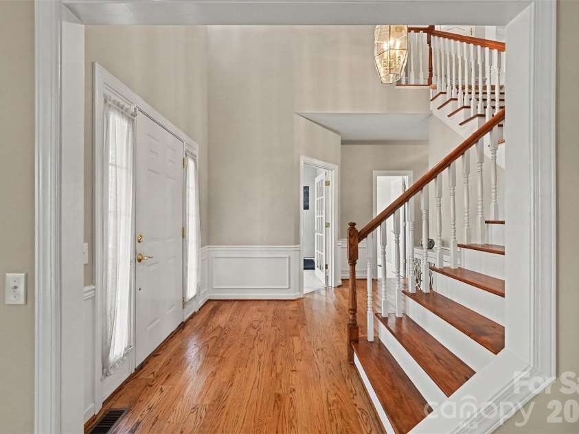 5523 Tullamore Lane, Charlotte, NC 28269.  MLS# CAR4431726, YatesRealty ID 54921. 