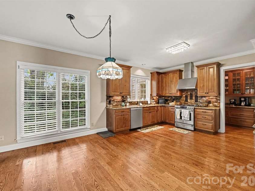 5523 Tullamore Lane, Charlotte, NC 28269.  MLS# CAR4431726, YatesRealty ID 54921. 
