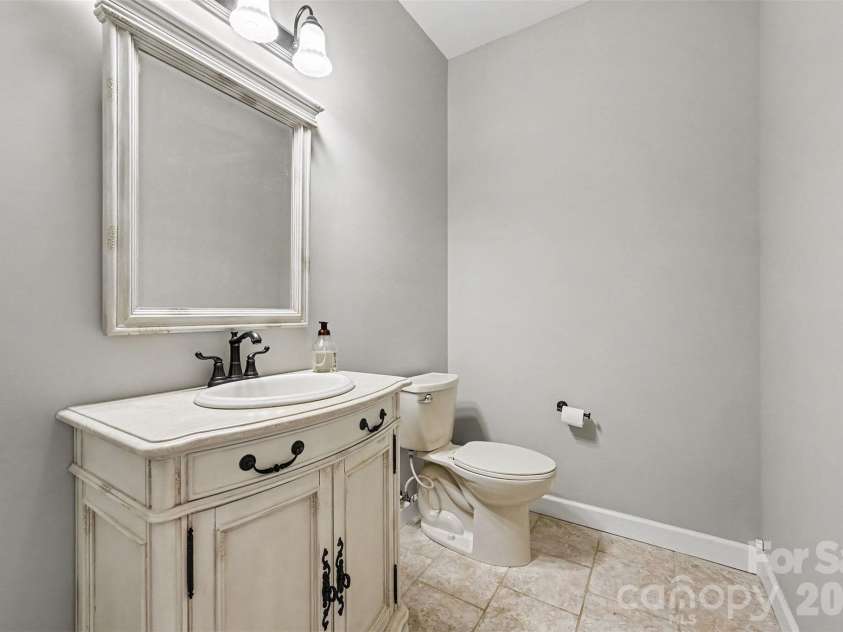5523 Tullamore Lane, Charlotte, NC 28269.  MLS# CAR4431726, YatesRealty ID 54921. 