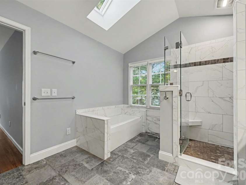 5523 Tullamore Lane, Charlotte, NC 28269.  MLS# CAR4431726, YatesRealty ID 54921. 