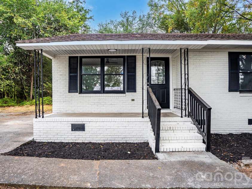 3050 Bridgewater Road, Rock Hill, SC 29730.  MLS# CAR4431369, YatesRealty ID 54922. 