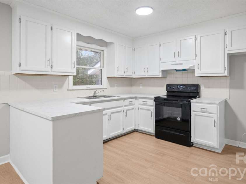 3050 Bridgewater Road, Rock Hill, SC 29730.  MLS# CAR4431369, YatesRealty ID 54922. 