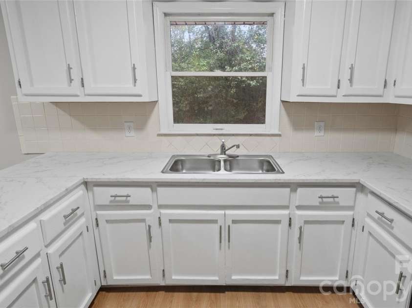 3050 Bridgewater Road, Rock Hill, SC 29730.  MLS# CAR4431369, YatesRealty ID 54922. 