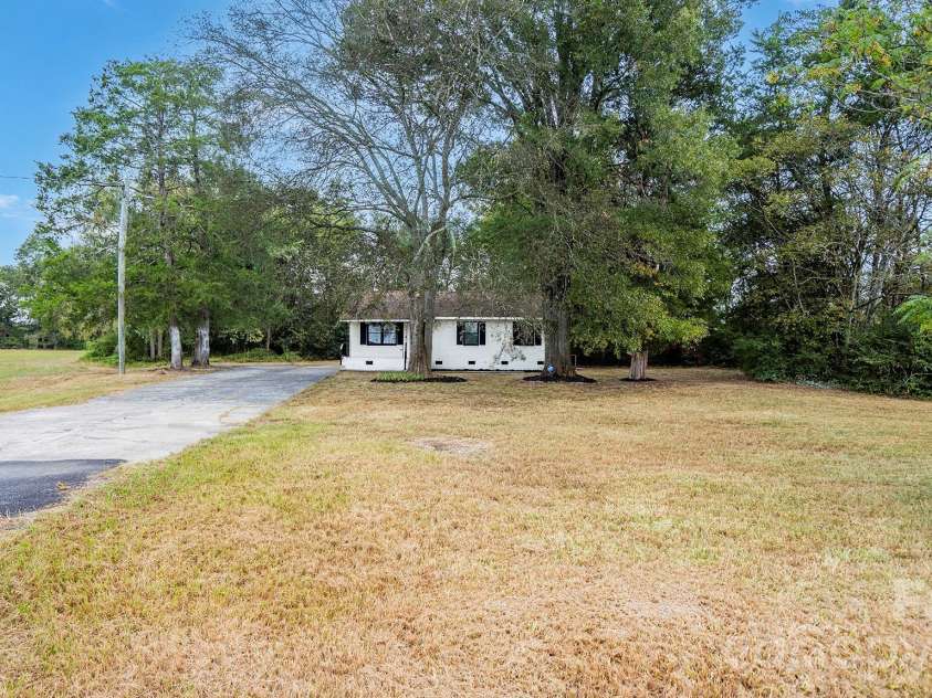 3050 Bridgewater Road, Rock Hill, SC 29730.  MLS# CAR4431369, YatesRealty ID 54922. 