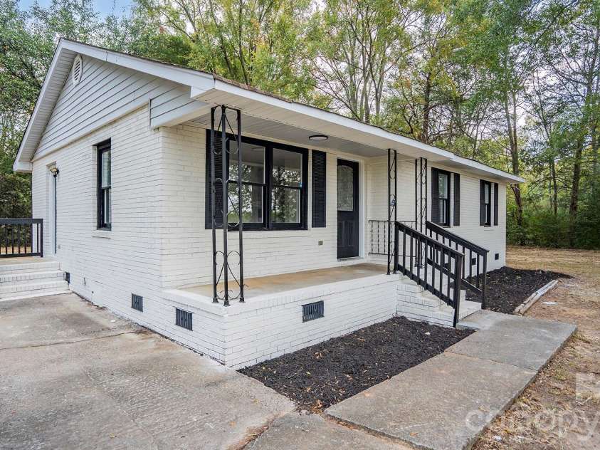 3050 Bridgewater Road, Rock Hill, SC 29730.  MLS# CAR4431369, YatesRealty ID 54922. 