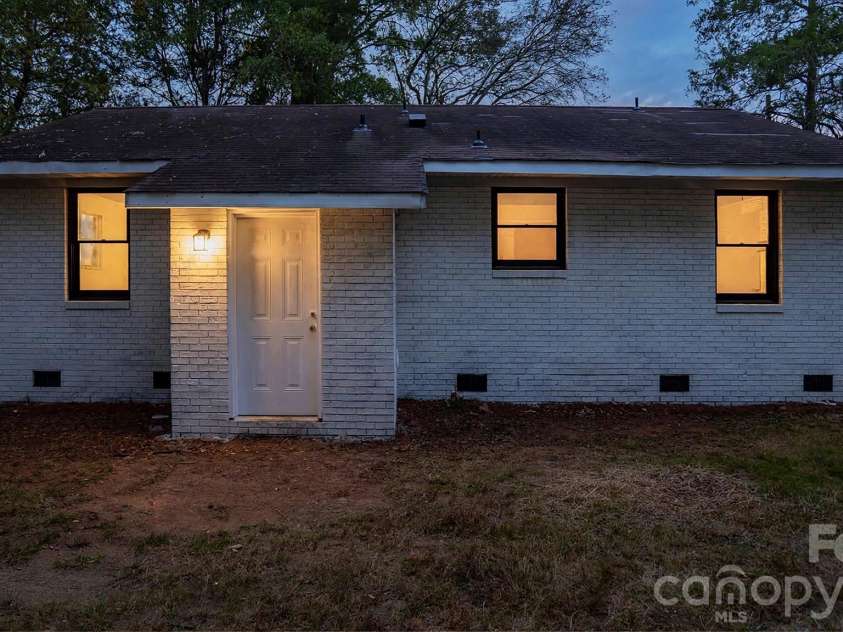 3050 Bridgewater Road, Rock Hill, SC 29730.  MLS# CAR4431369, YatesRealty ID 54922. 