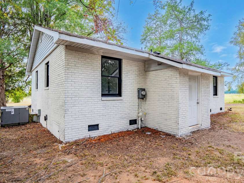 3050 Bridgewater Road, Rock Hill, SC 29730.  MLS# CAR4431369, YatesRealty ID 54922. 