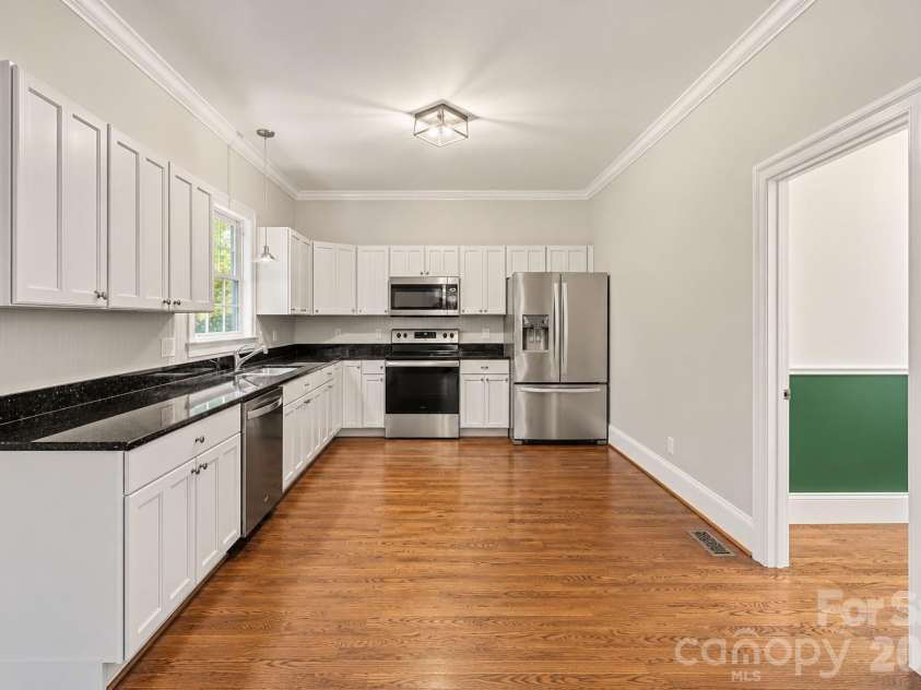 1912 Parson Drive, Charlotte, NC 28205.  MLS# CAR4431198, YatesRealty ID 54926. 