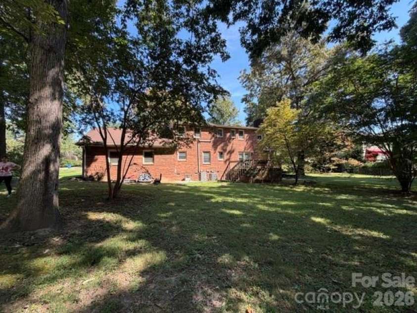 1750 29th Avenue Place, Hickory, NC 28601.  MLS# CAR4431295, YatesRealty ID 54927. 