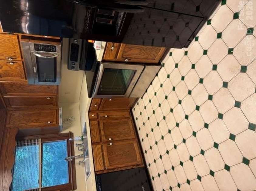 1750 29th Avenue Place, Hickory, NC 28601.  MLS# CAR4431295, YatesRealty ID 54927. 