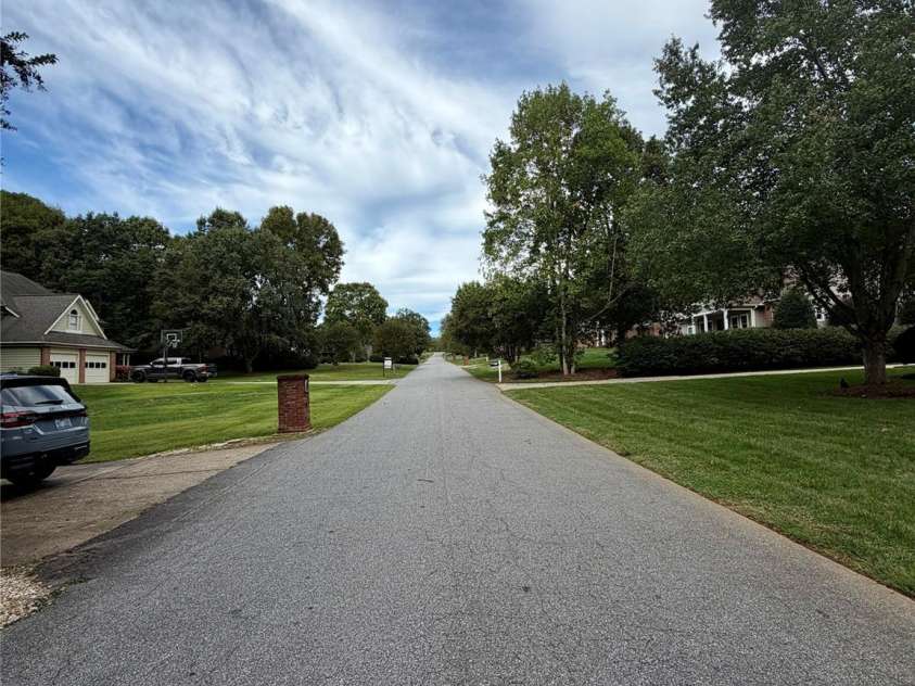 1750 29th Avenue Place, Hickory, NC 28601.  MLS# CAR4431295, YatesRealty ID 54927. Beautiful neighborhood