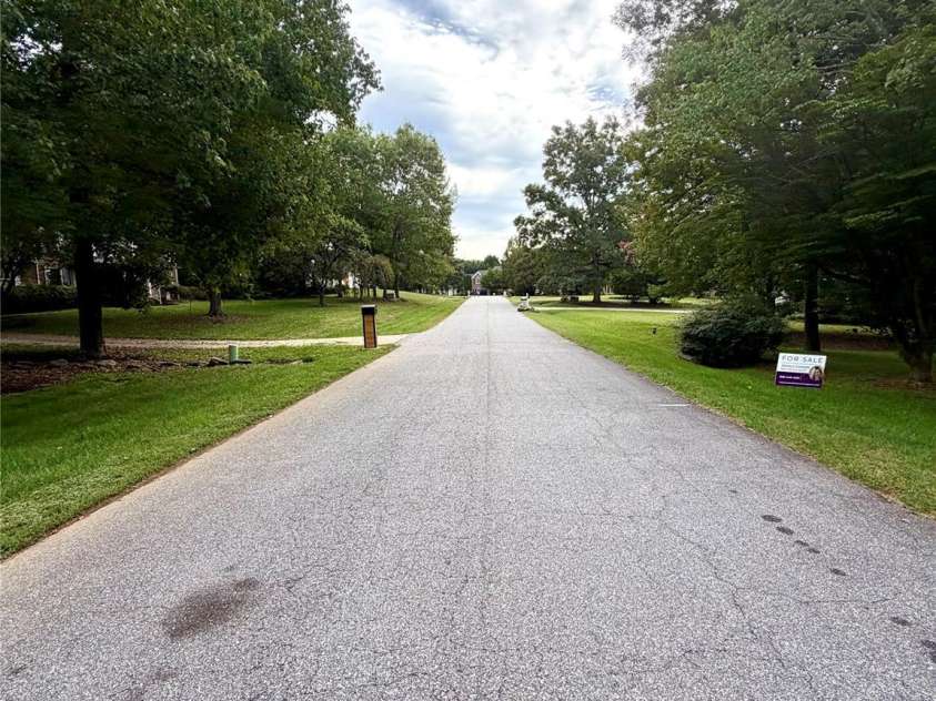 1750 29th Avenue Place, Hickory, NC 28601.  MLS# CAR4431295, YatesRealty ID 54927. Beautiful neighborhood