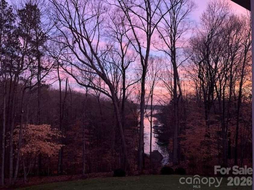 5744 Natoma Road, Lake Wylie, SC 29710.  MLS# CAR4431496, YatesRealty ID 54928. Sunrise