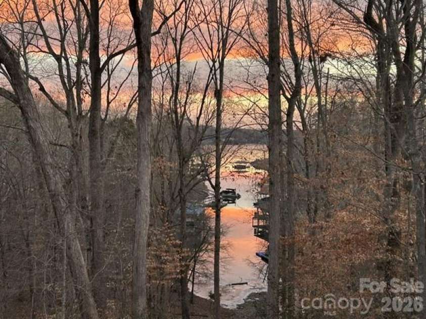5744 Natoma Road, Lake Wylie, SC 29710.  MLS# CAR4431496, YatesRealty ID 54928. Sunrise