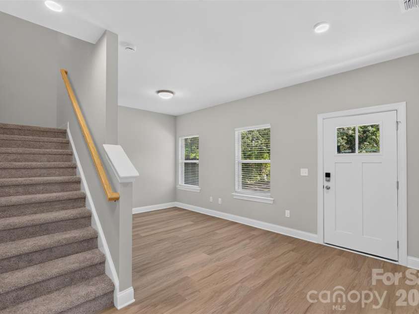 3533 Avalon Avenue, Charlotte, NC 28208.  MLS# CAR4431721, YatesRealty ID 54929. 