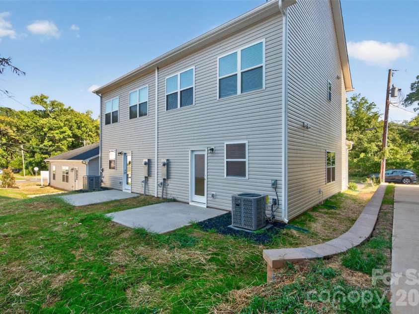 3533 Avalon Avenue, Charlotte, NC 28208.  MLS# CAR4431721, YatesRealty ID 54929. 