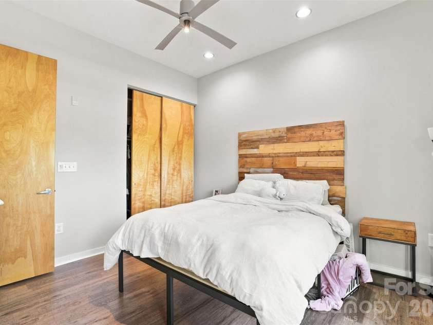 2116 Mcclintock Road, Charlotte, NC 28205.  MLS# CAR4421619, YatesRealty ID 5493. 