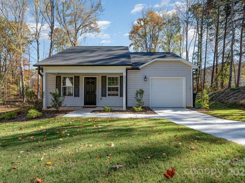 2961 Eddystone Lane, Winston Salem, NC 27103.  MLS# CAR4245984, YatesRealty ID 5493. 